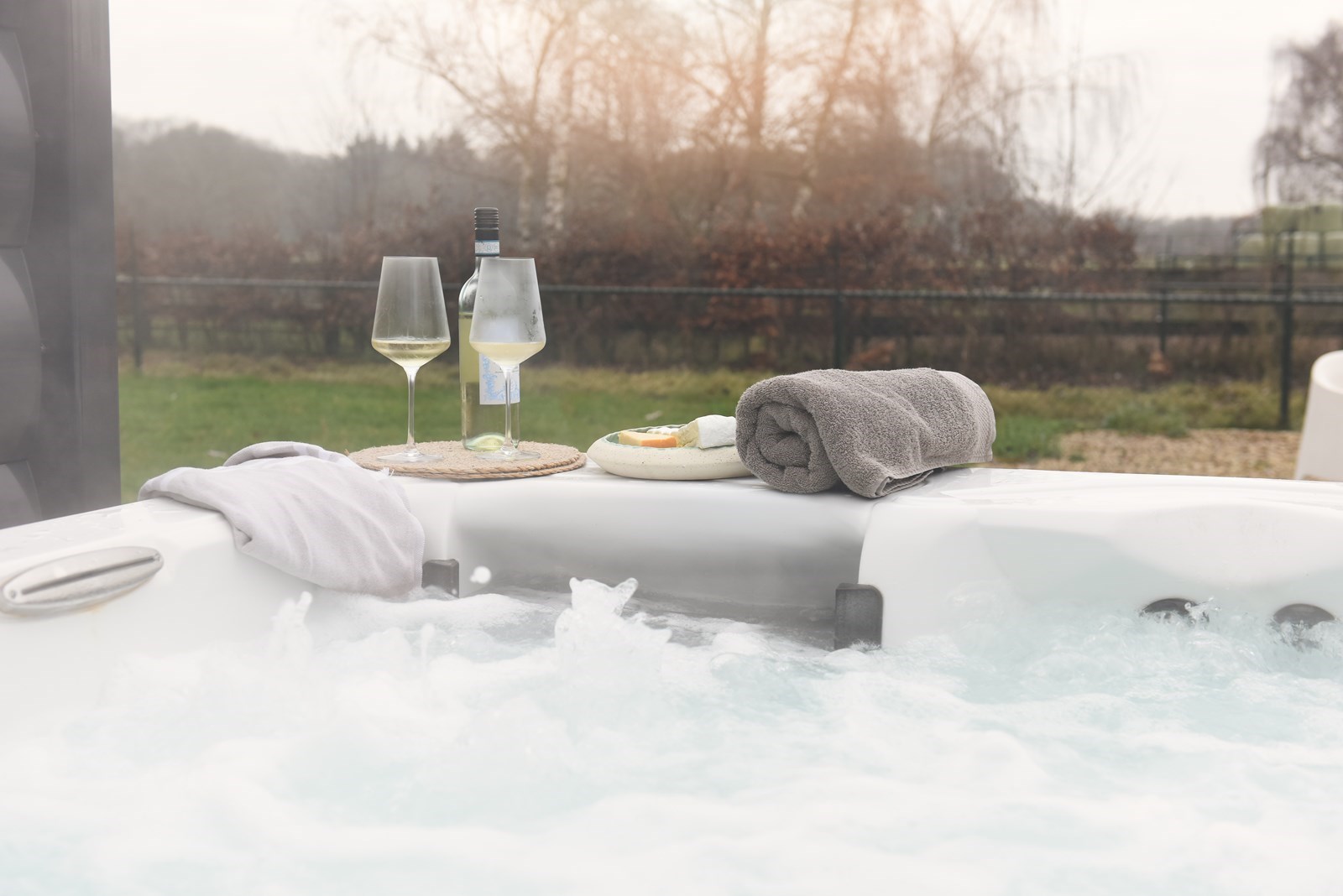 Bioscoop & BBQ/DINER & Bubbelbad & Booz & Sauna. Alles privé!