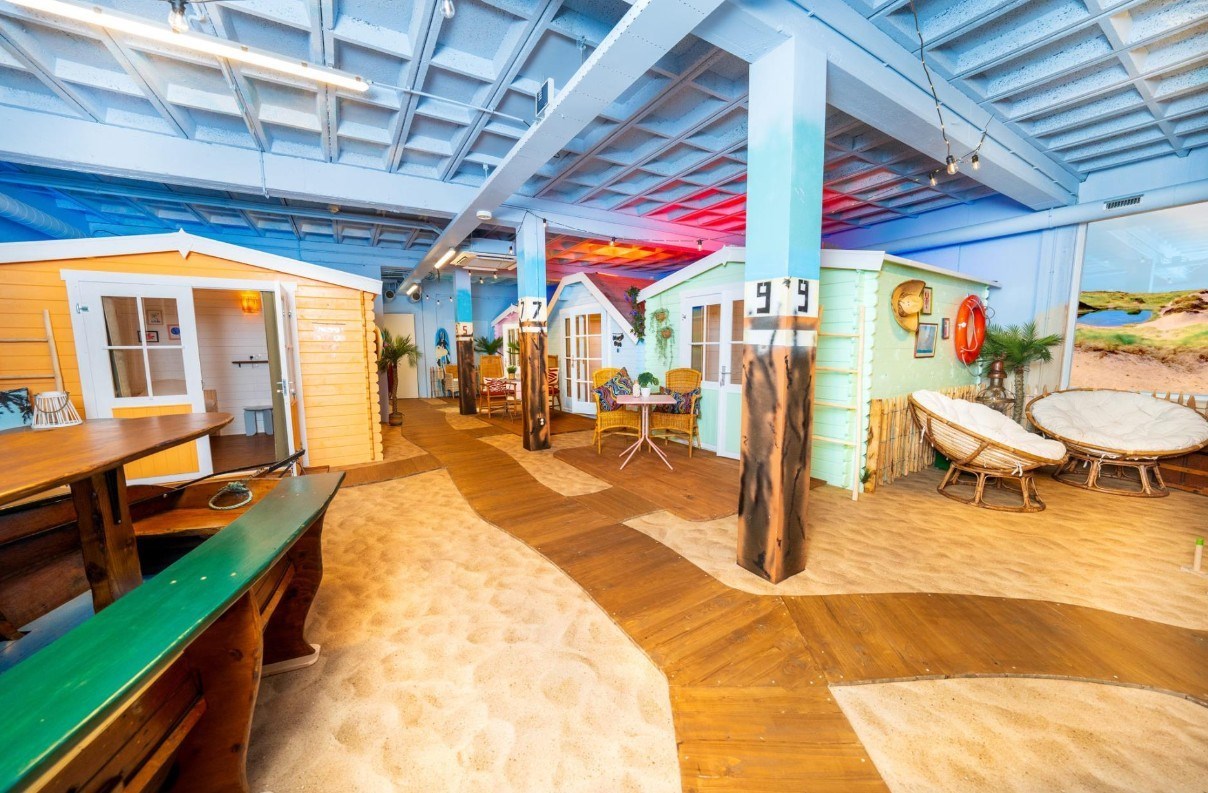 Strandhuisje op de indoor camping in Amsterdam