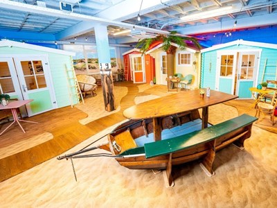 Strandhuisje op de indoor camping in Amsterdam Strandhuisje op de indoor camping in Amsterdam
