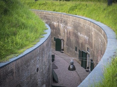 Overnachten in de voormalige Kruitkamer van het Fort Overnachten in de voormalige Kruitkamer van het Fort