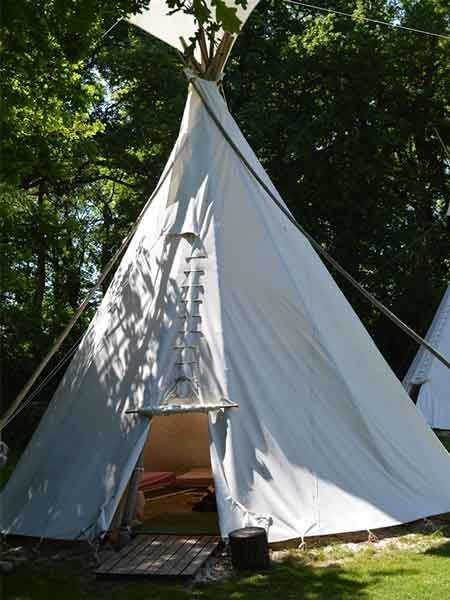 Overnachten in een Tipi tent