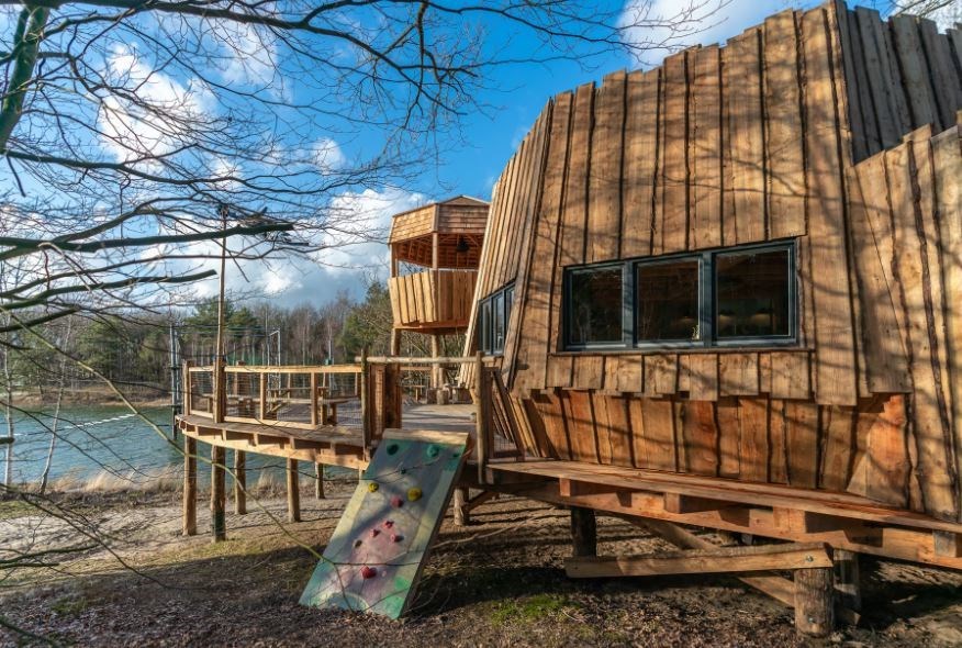 Boomhut bij een Klimpark en Outdoor belevingspark in Drenthe