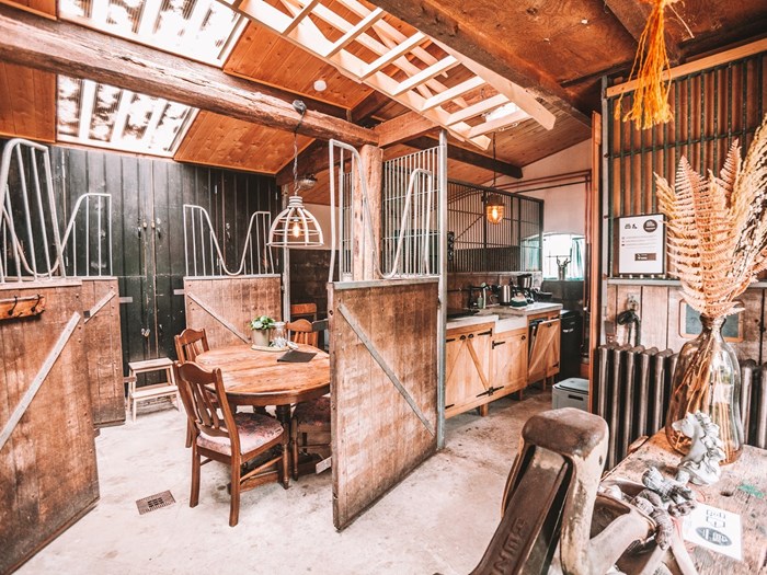 Slapen in de voormalige Paardenstal van Dirkje en Xanthos Slapen in de voormalige Paardenstal van Dirkje en Xanthos