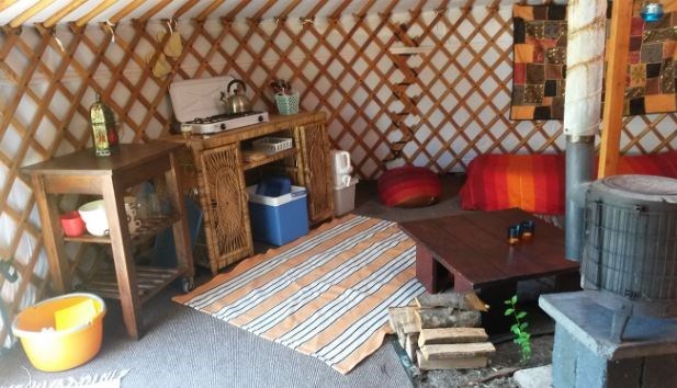 Mongoolse Yurt op een onbewoond eiland