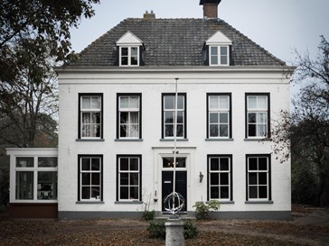 Pastorie uit de 19e eeuw Pastorie uit de 19e eeuw