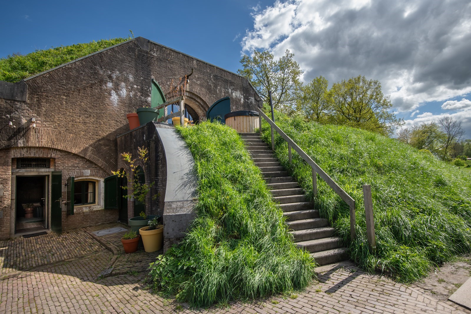 Overnachten in een duplex lodge in een Fort met terras 150m2