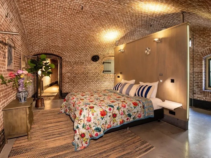 Overnachten in de voormalige Apotheek van het Fort Overnachten in de voormalige Apotheek van het Fort