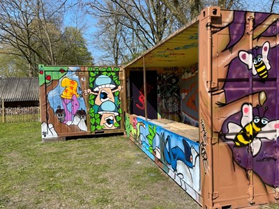 Graffiti container Graffiti container