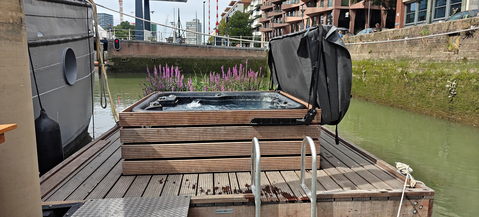 Bootiquehotelschip in Rotterdam-centrum