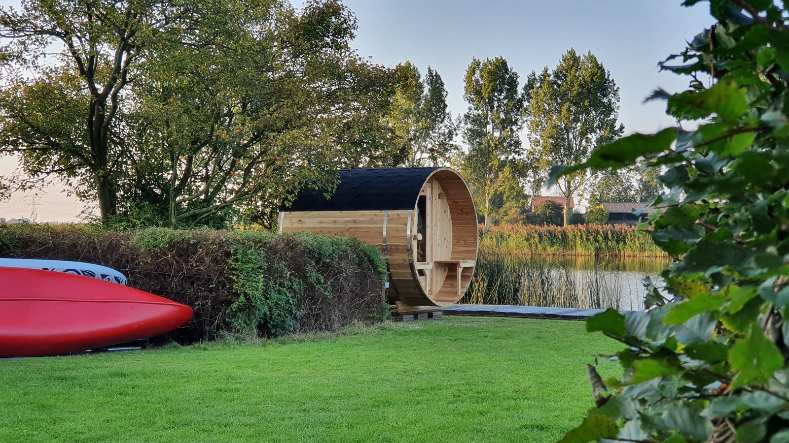 Eco-cabin aan de rivier met sauna