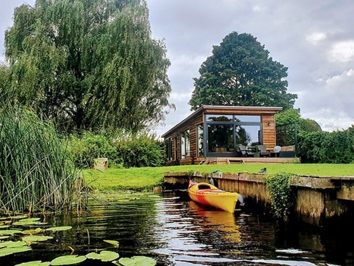 Eco-cabin aan de rivier met sauna Eco-cabin aan de rivier met sauna