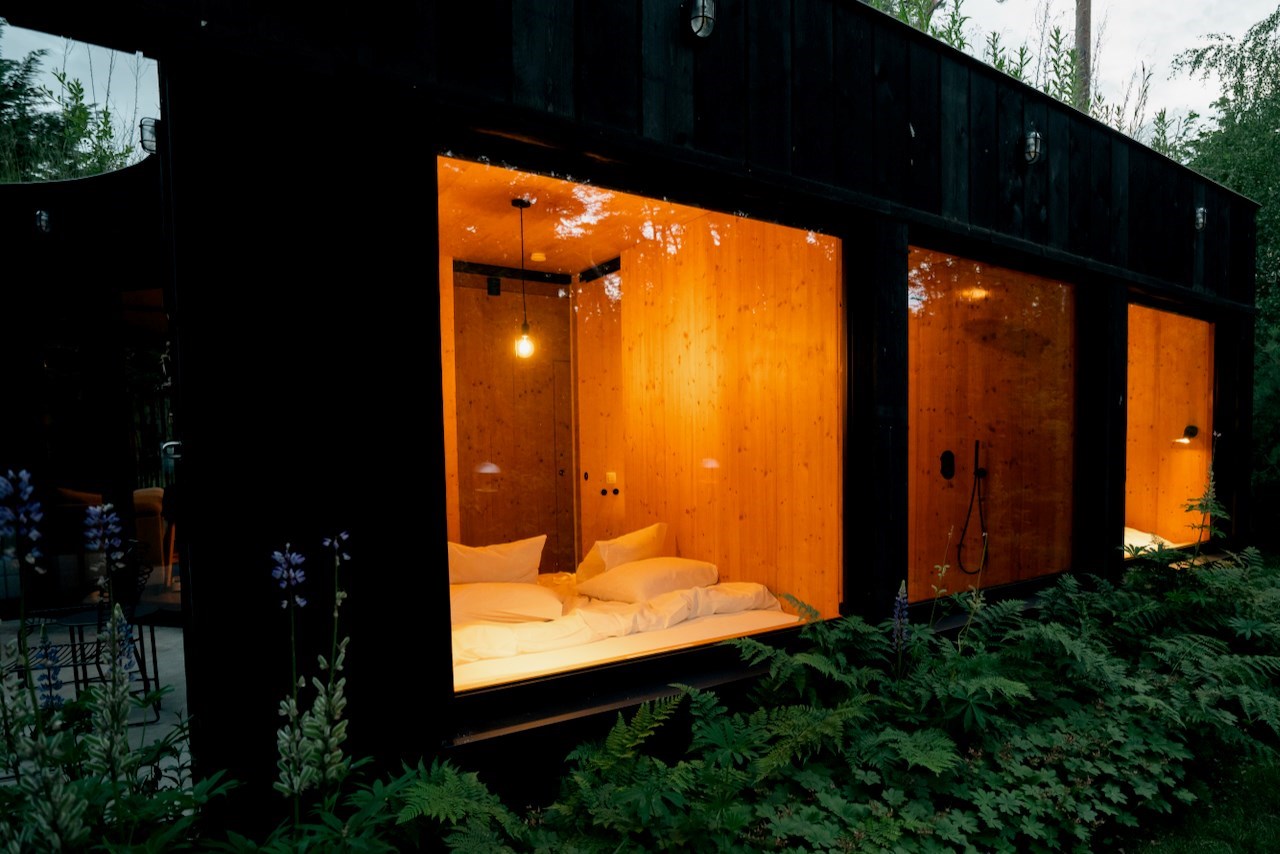 Architectonische Bosvilla met hottub