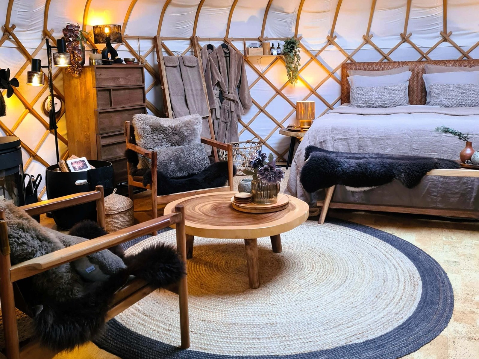 Luxe en stijlvolle yurt: een ultieme glamping ervaring