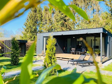 Wellness Cabin met sauna en jacuzzi Wellness Cabin met sauna en jacuzzi
