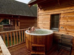 Boomhut met Bubbelbad Boomhut met Bubbelbad