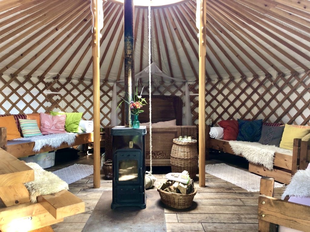 Mongoolse Yurt met gezellig houtkacheltje