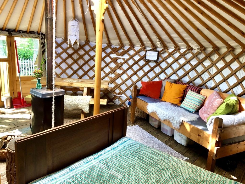 Mongoolse Yurt met gezellig houtkacheltje