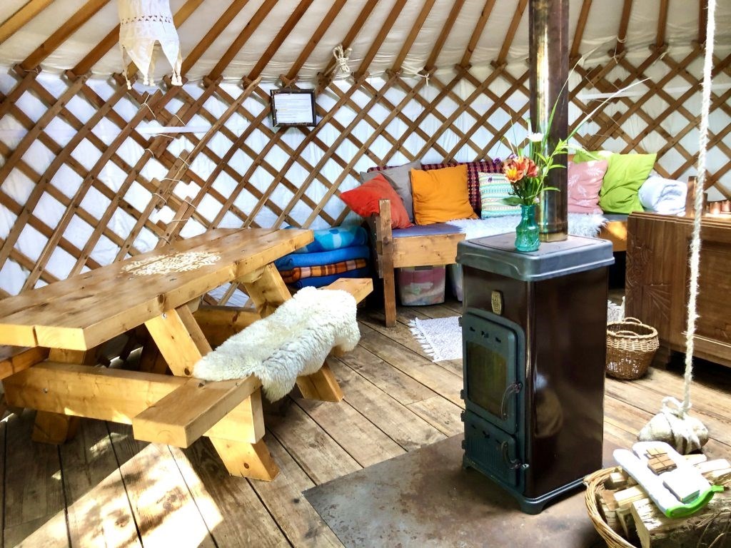 Mongoolse Yurt met gezellig houtkacheltje