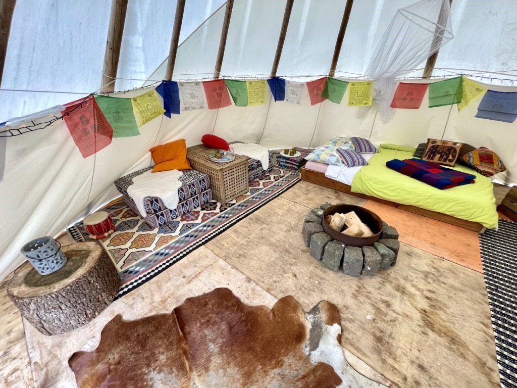 Kamperen in een echte Tipi tent
