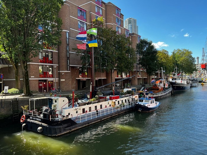 Logeerboot Visithor, 2 persoons Captains Cabin suite in het centrum van Rotterdam Logeerboot Visithor, 2 persoons Captains Cabin suite in het centrum van Rotterdam