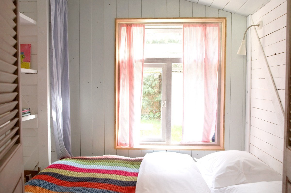 Uniek Mediterraans Tuinhuis vlakbij het strand