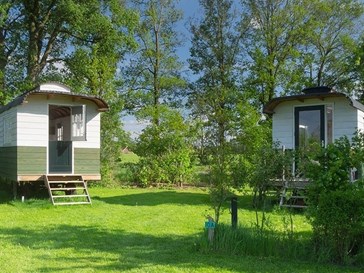 Pipowagen op een wellness camping Pipowagen op een wellness camping