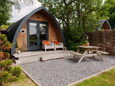 Knusse Scandinavische POD met hottub Knusse Scandinavische POD met hottub
