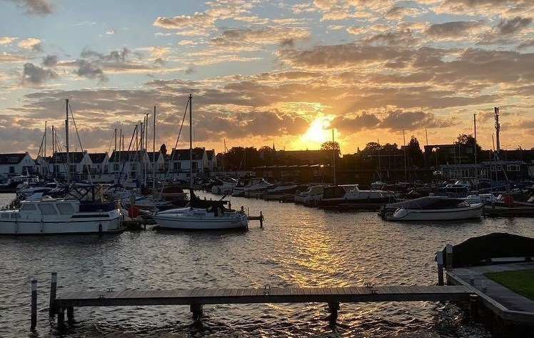 Unieke houseboat met spectaculair uitzicht over de Loosdrechtse Plassen