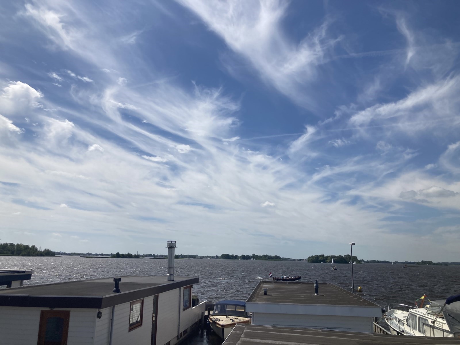 Unieke houseboat met spectaculair uitzicht over de Loosdrechtse Plassen