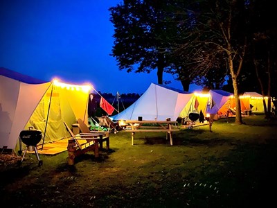 Glamping in de polder met hottub - 4 persoons de Waard tent Glamping in de polder met hottub - 4 persoons de Waard tent
