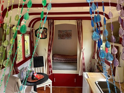 Knusse Pipowagen met balkon Knusse Pipowagen met balkon