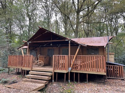 Glamping in een luxe Lodge in het bos Glamping in een luxe Lodge in het bos