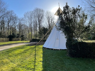 Tipi tent met vuurschaal Tipi tent met vuurschaal