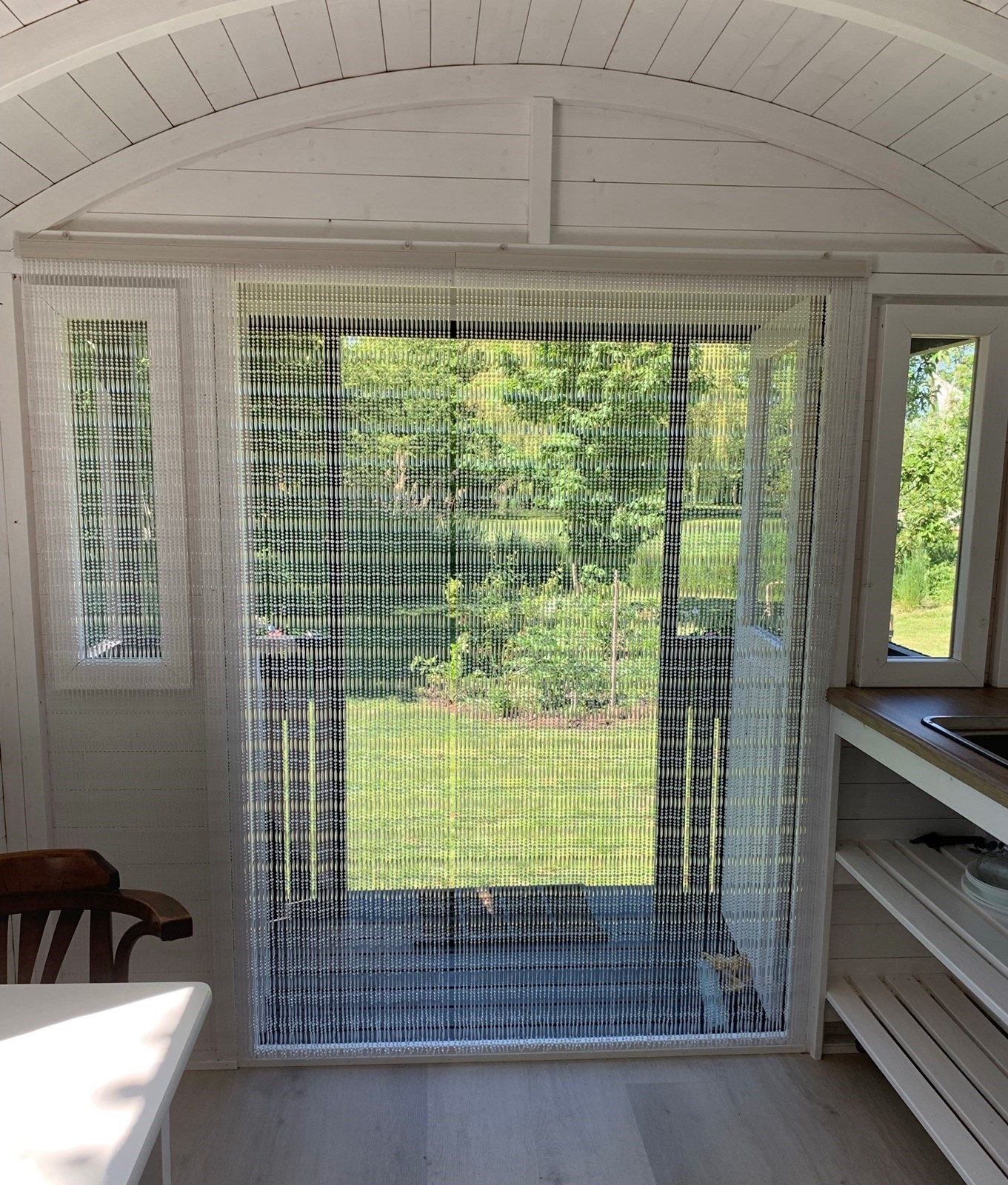 Pipowagen midden in een natuurgebied