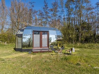 Slapen in een unieke Spiegelcabin Slapen in een unieke Spiegelcabin
