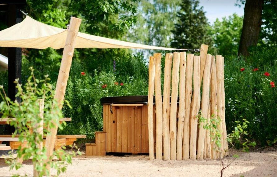 Zand Lodge met hottub