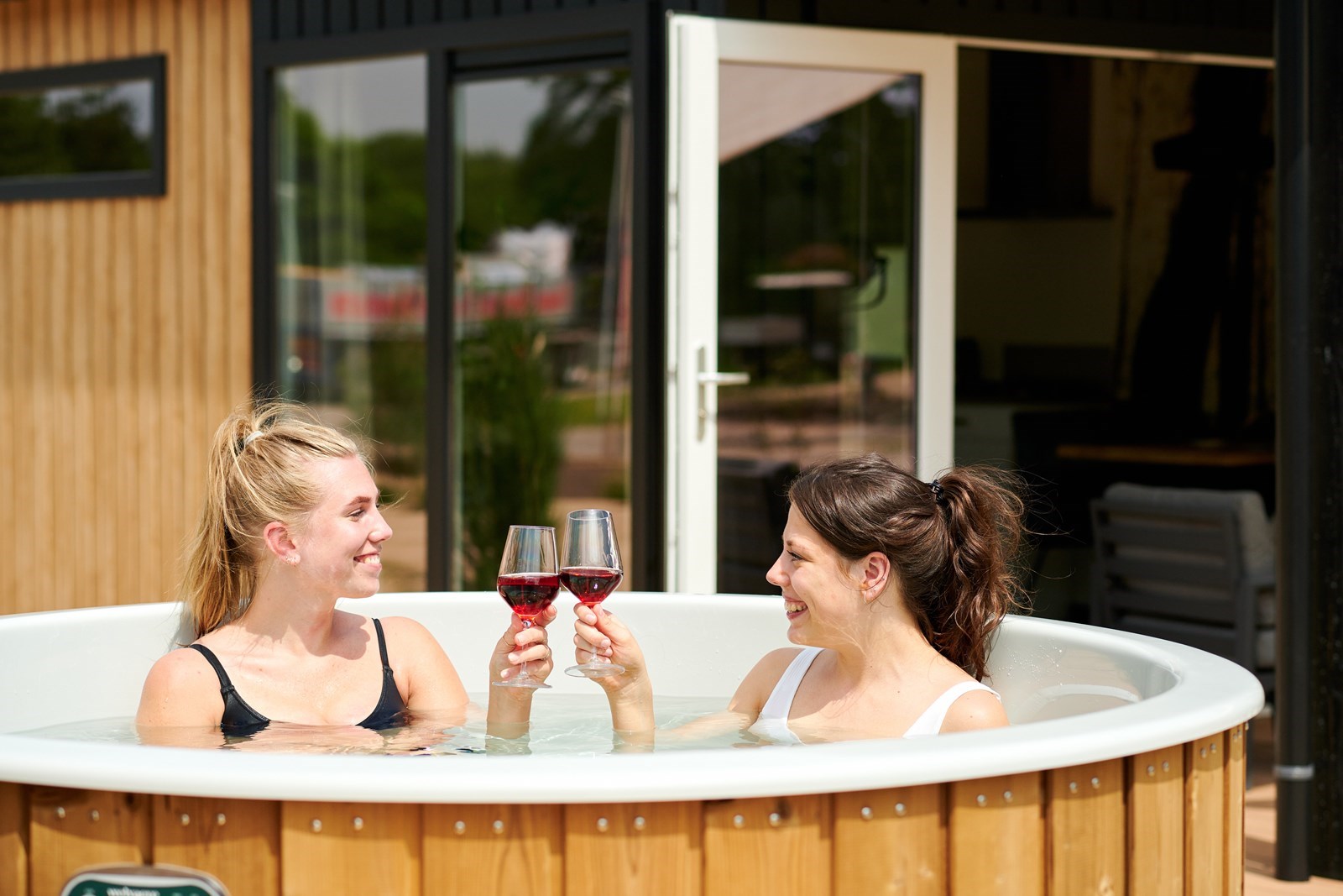 Zand Lodge met hottub
