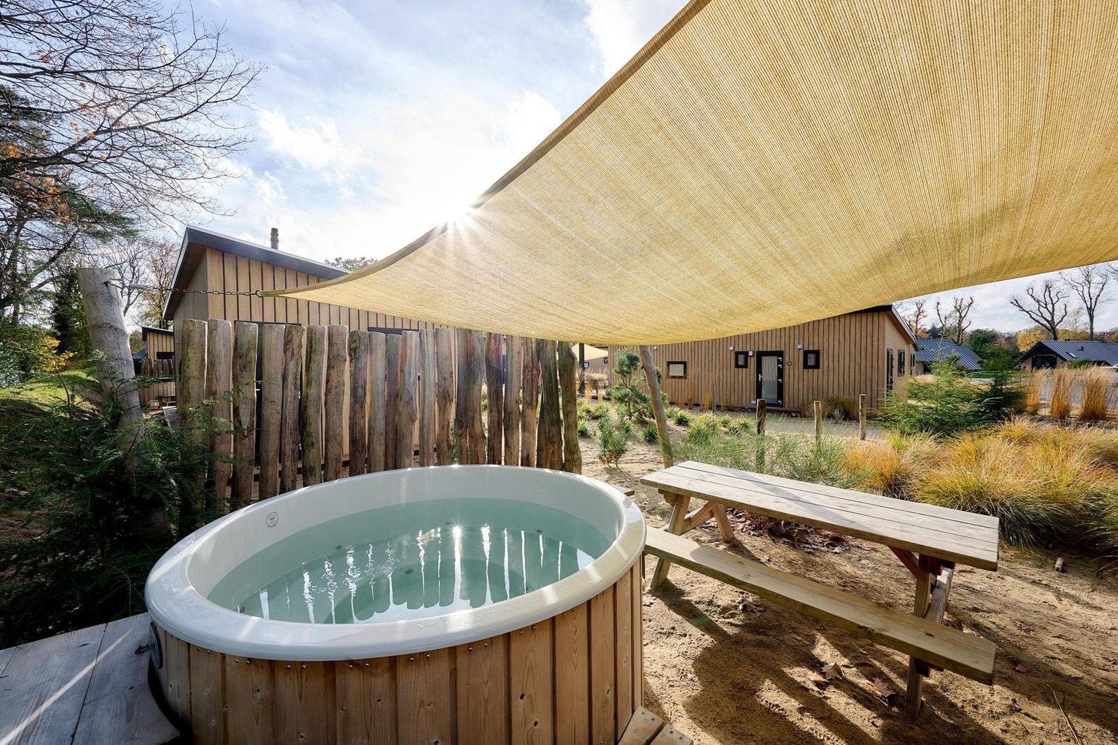 Zand Lodge met hottub
