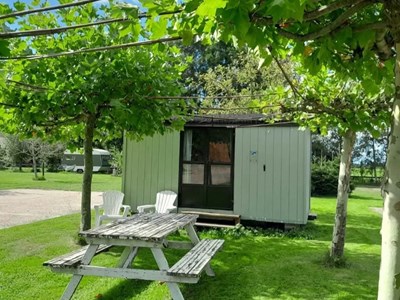 Pipowagen met landelijk uitzicht Pipowagen met landelijk uitzicht