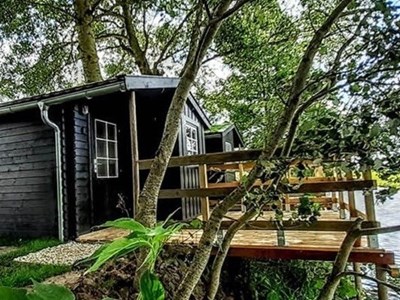 Trekkershut bij Poldermolen de Puollen Trekkershut bij Poldermolen de Puollen