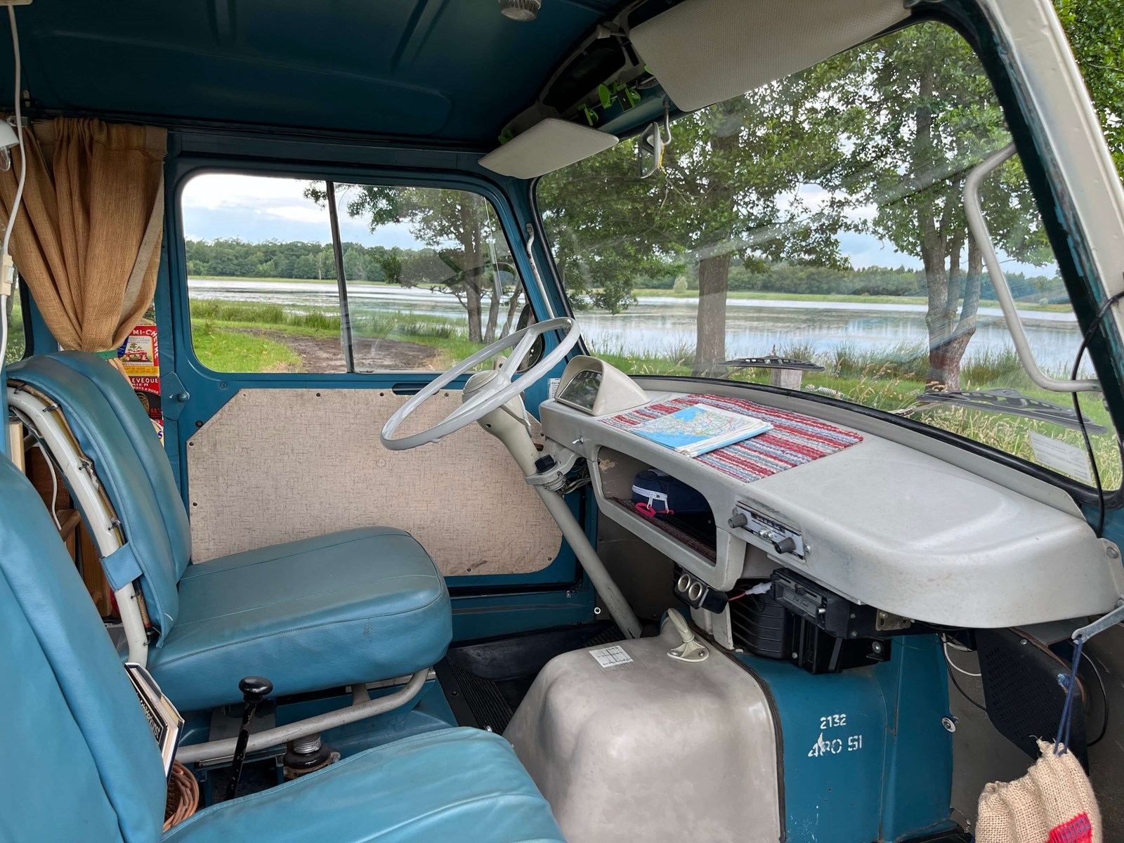 Charmante Franse kampeerbus