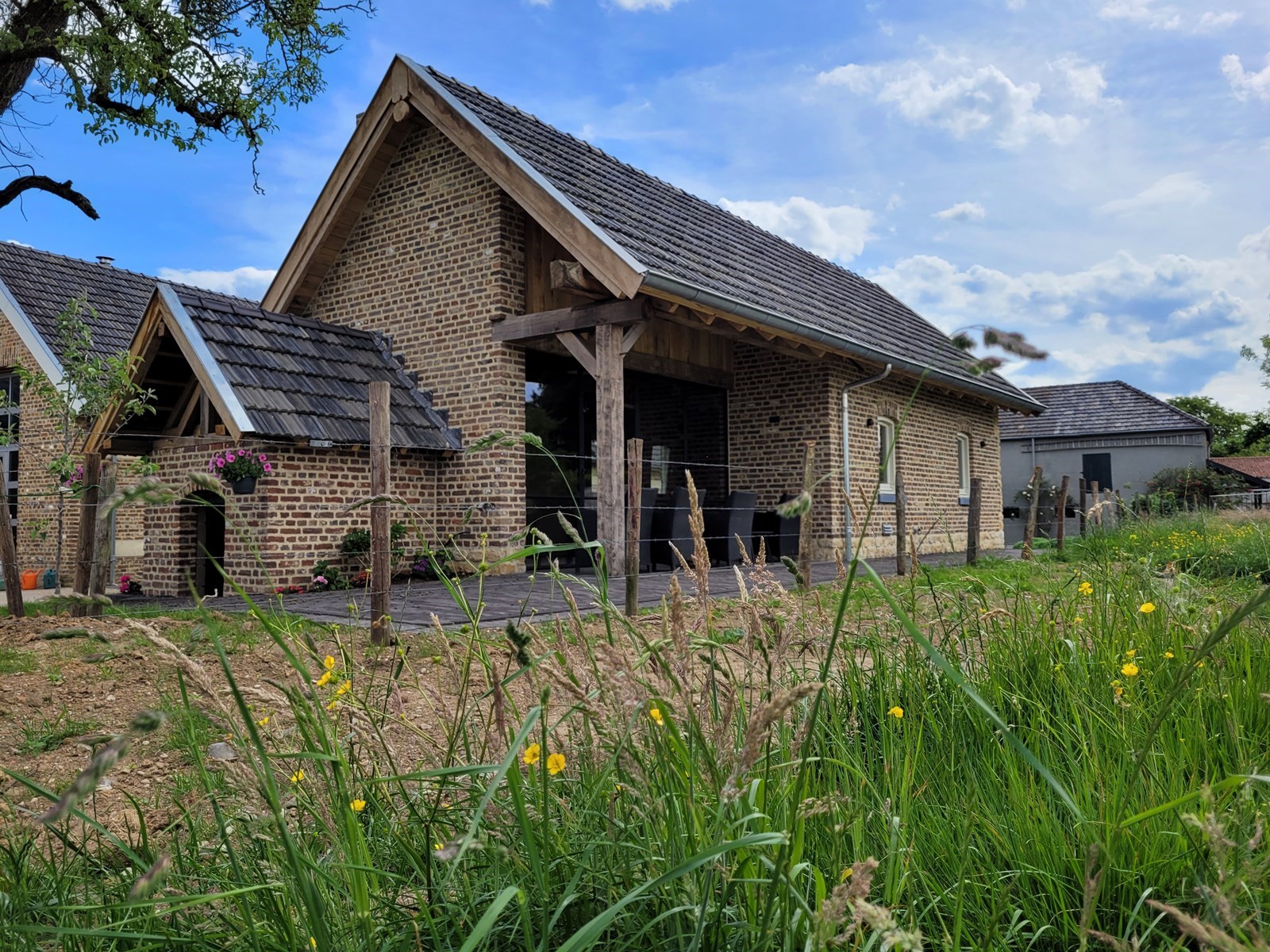 Authentiek Zuid-Limburgs vakantiehuis midden in het natuurgebied.