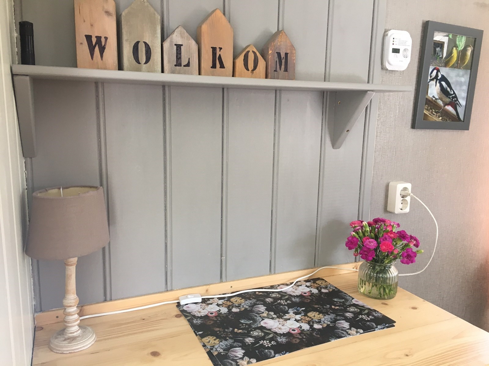 Pipowagen aan de rand van weiland met hottub en sauna (prive)