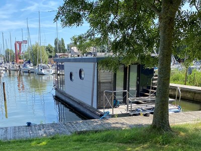 Houseboat op een heerlijke plek Houseboat op een heerlijke plek