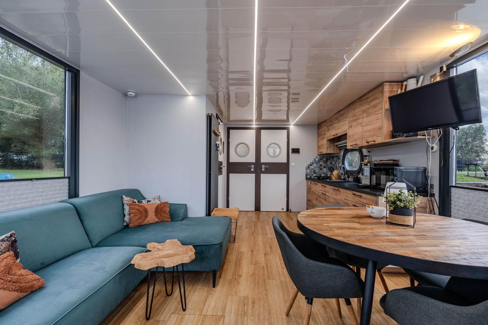 Houseboat op een heerlijke plek