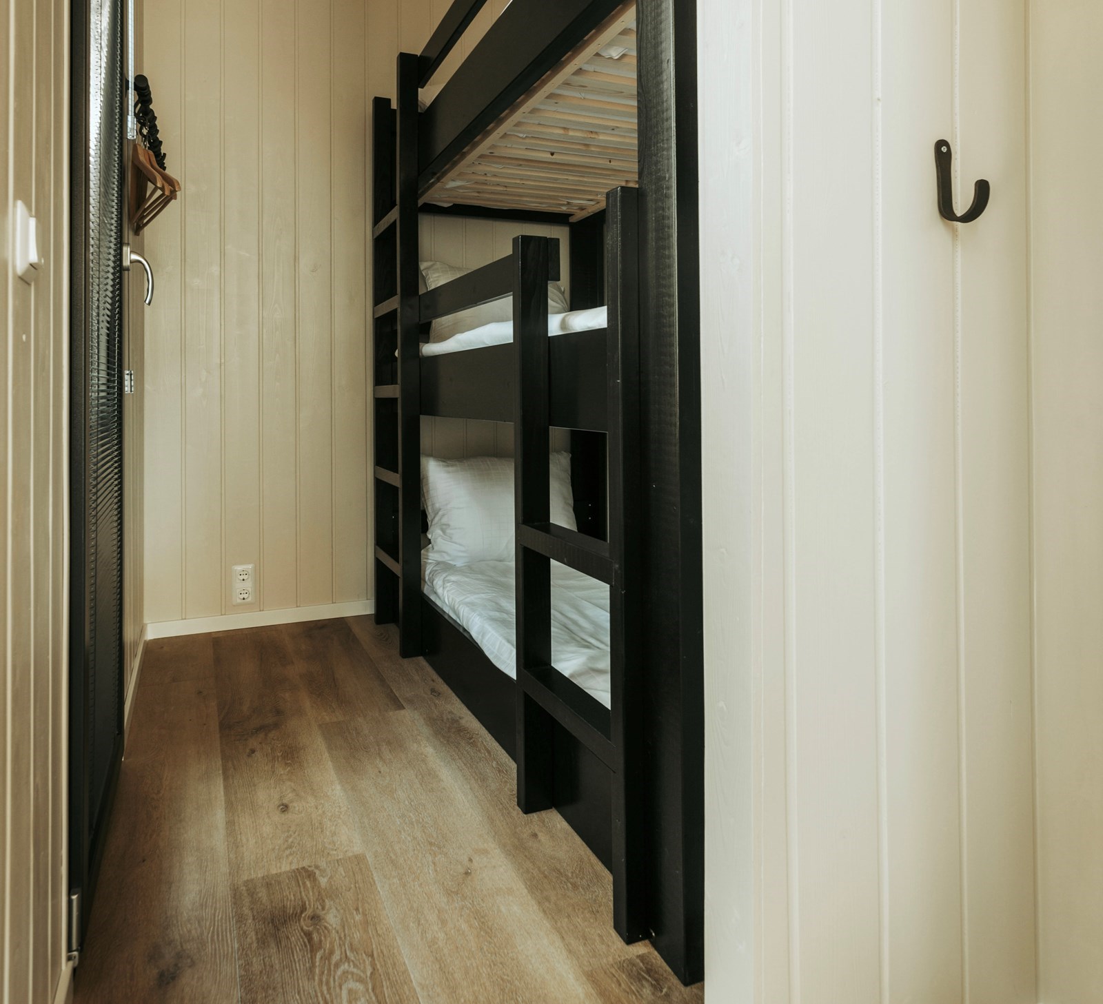 Tinyhouse met sfeervolle pellethaard en beamer in de prachtige natuur van de Veluwe