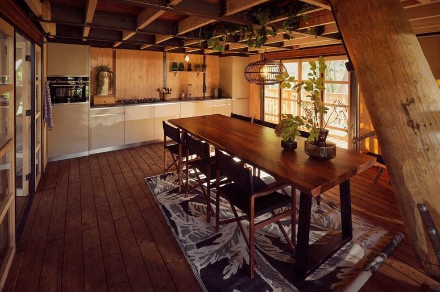 De meest bijzondere glamping accommodatie van Nederland met eigen hout gestookte hottub