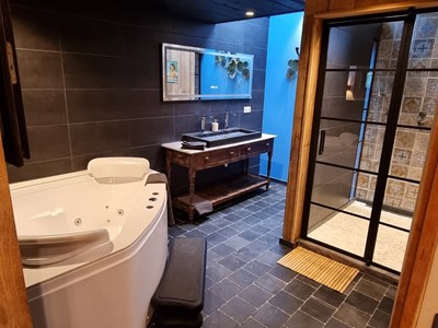 Romantisch wellnesshuisje in de voormalige schuur van de Hoeve Romantisch wellnesshuisje in de voormalige schuur van de Hoeve