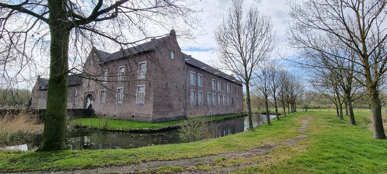 Poort appartement in een authentiek Kasteel in Zuid-Limburg