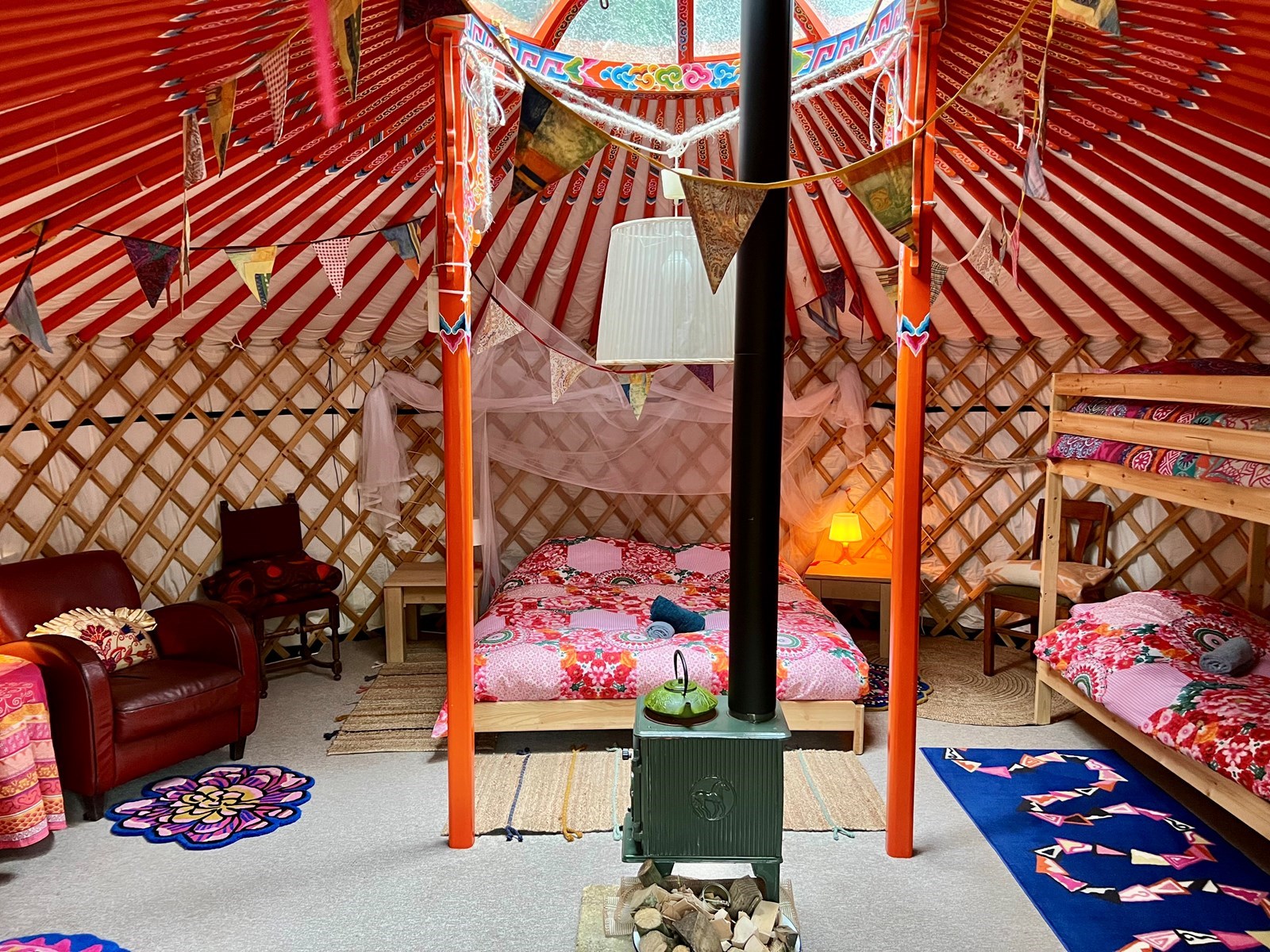 Vrolijke Mongoolse Yurt